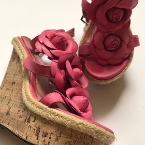 Floral patterned pink wedges